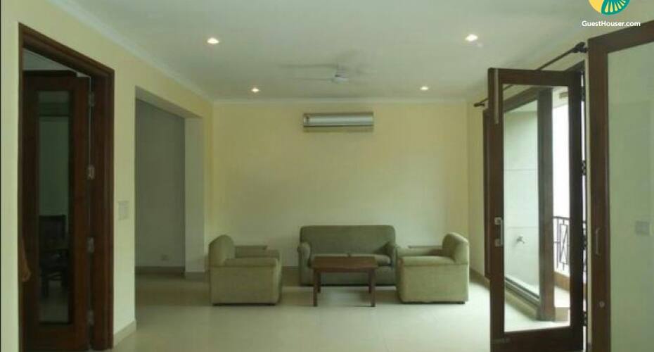A Well furnished 3 Bedroom Apartment, New Delhi 3